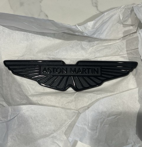 Aston martin dbx 707 - martin,