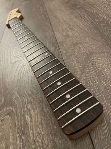 Squier fender 2007 strat - squier, by