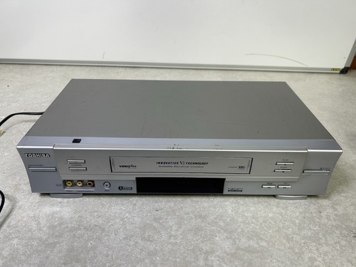 Toshiba vhs vcr player - vhs,