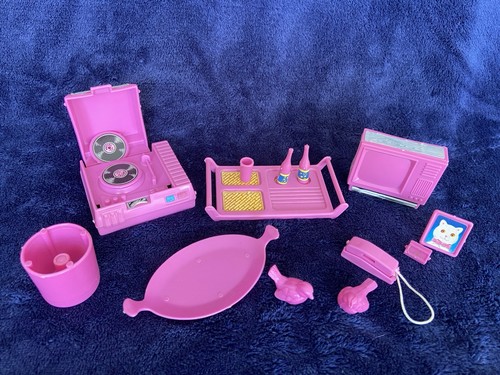 Vintage barbie house - barbie,