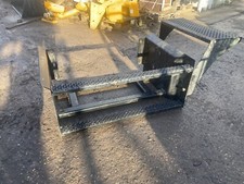 JCB JS145 SIDE STEPS WITHOUT SLIDING TOOL BOX (AMS127)
