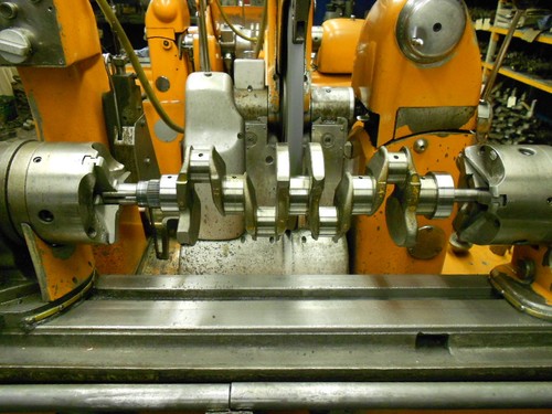 Crankshaft grinding isuzu - crankshaft,