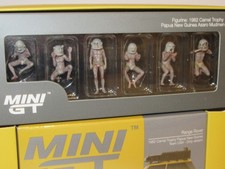 Mini GT RANGE ROVER CAMEL TROPHY (Dirty) & FIGURES (Mudmen) PAPUA NEW GUINEA SET