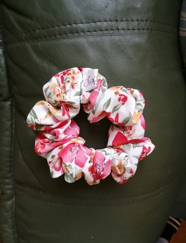 Scrunchie floral tropical