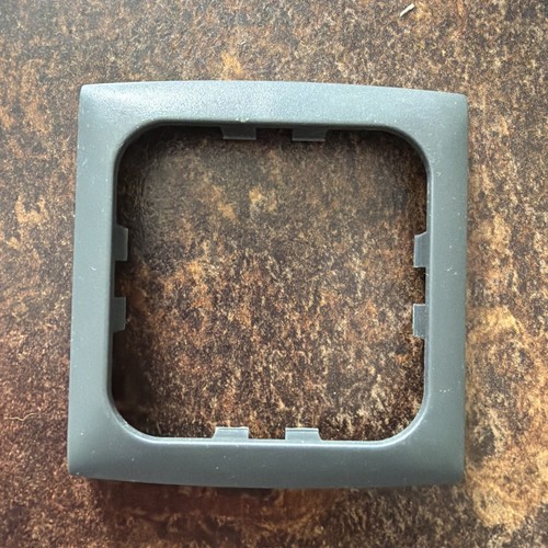 Line frames bezel trim - bezel,