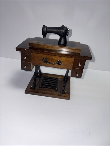 Vintage sewing machine style - machine,
