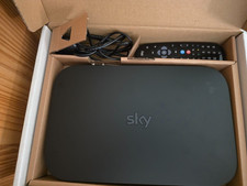 Sky Q ES130UK-E - With Remote