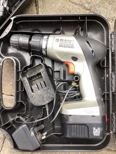 Black and decker hp122 drills - black,
