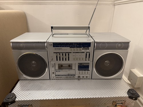 Vintage sanyo boombox - sanyo,