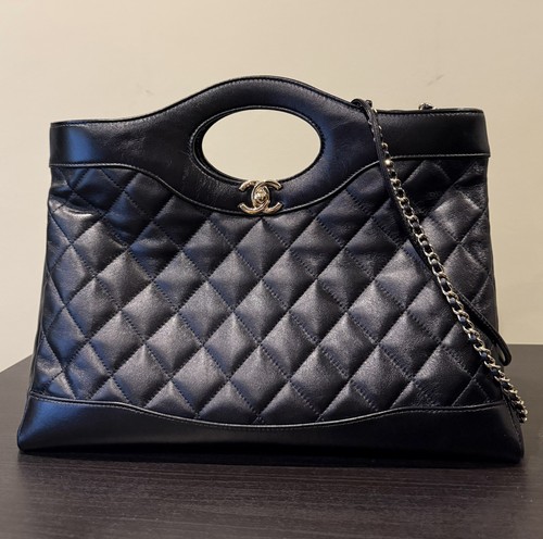 Chanel bag black quilted - 31,