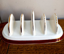 Vintage Art Deco Queens Maroon