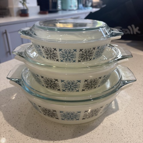 Vintage jaj pyrex set 3 - of,