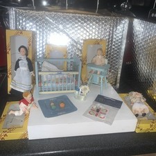 1/12 Scale Dollhouse Del Prado Nursery Bundle Dolls Cot Highchair Accessories 