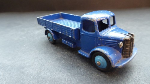 Dinky toys 412 austin - dinky,