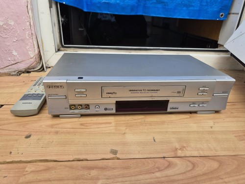 Toshiba v752uk vcr - vhs, video