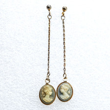 Vtg 1960s Cameo Dangle Pierced