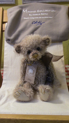 Minimo retired charlie bear - minimo,