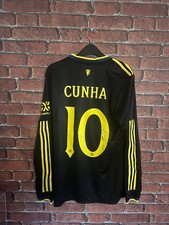 Signed Matheus Cunha