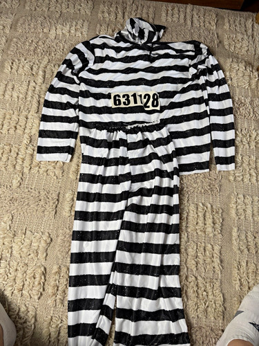Fun world prisoner - fun,