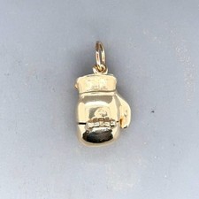 9ct Yellow Gold Boxing Glove Pendant
