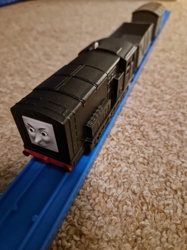 Tomy trackmaster thomas train - thomas,