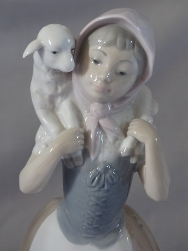 Lovely lladro nao - lovely,
