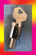 BEAVER SWEET MACHINE KEY & LOCK BARREL FOR BEAVER SWEET CANDY GUMBALL VENDING/2
