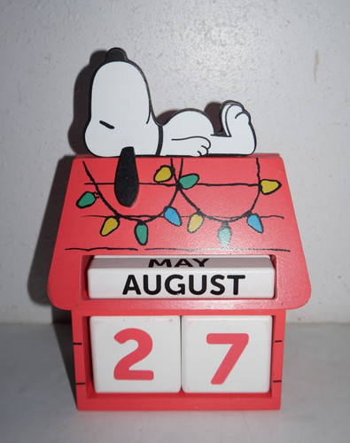 Snoopy peanuts dog house - dog,
