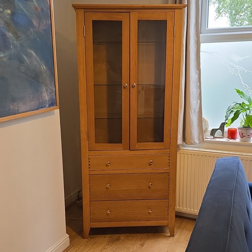 Oak light wood display - oak,