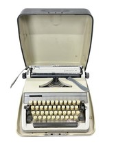 Adler Gabriele 25 Portable Typewriter w Hard Carry Case Vintage German Quality