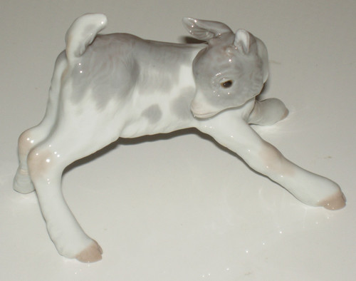Lladro superb calf ornament - superb, 46