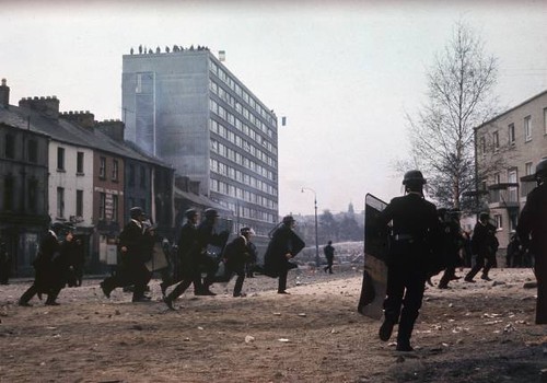 Police wearing riot gear - , run