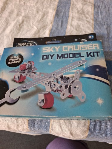 Metal kits aeroplane - kits, new