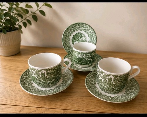 Teacup and saucer broadhurst - and,