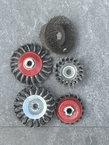 Rotary wire brushes for - brushes,
