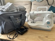 Singer Fashion Mate 3342 Sewing Machine With Accessories And Pattern