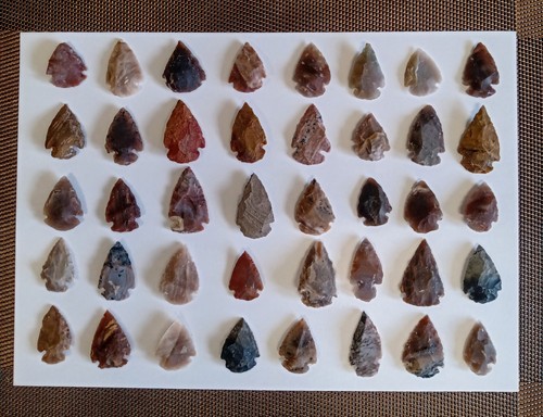 Flint arrow head - flint,