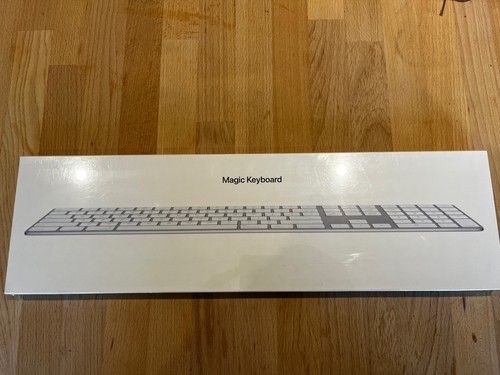 Sealed genuine apple magic - sealed,