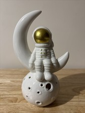 Astronaut on moon Ceramic night light white gold