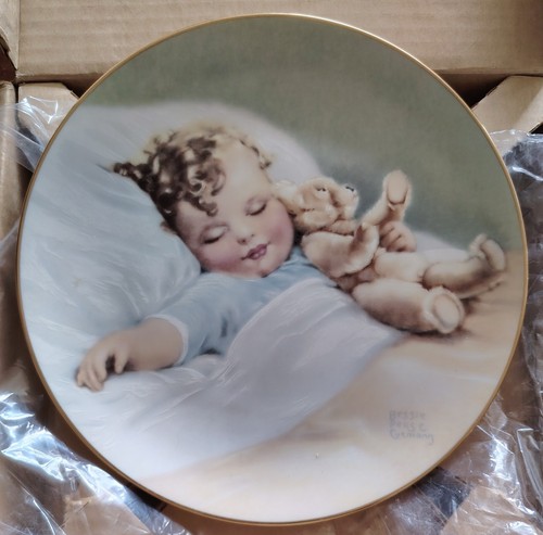 Decorative collectors plate - decorative,