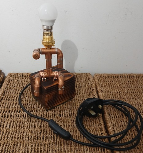 Copper figurine table lamp