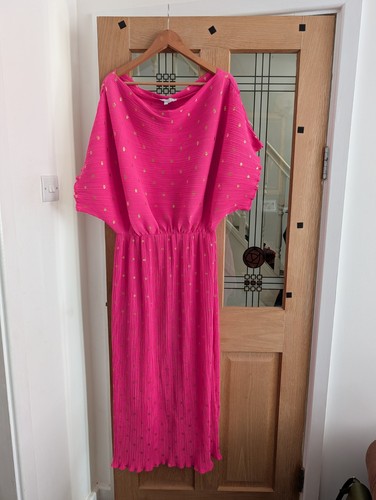 Pink never fully dressed - never, long