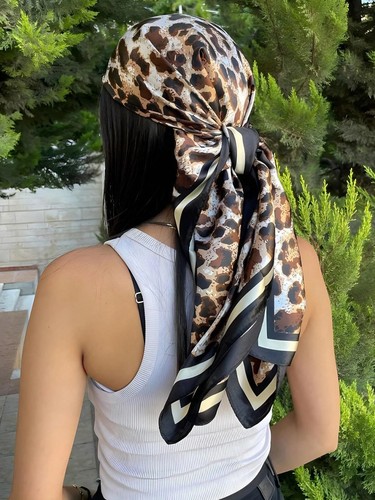 Women 70x70cm silk scarf - 70x70cm,