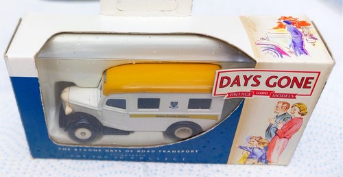 Bedford ambulance diecast
