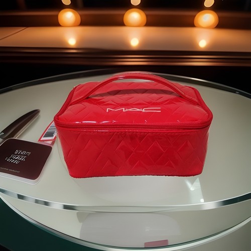 Red make up wash - red, make-up