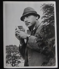 Alan Arkin "Inspector Clouseau"- Original 1968 United Artist Press Photo 10 x 8"