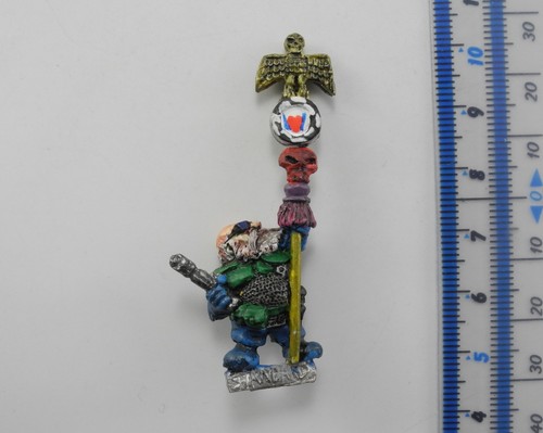 Squat command standard bearer - squat,