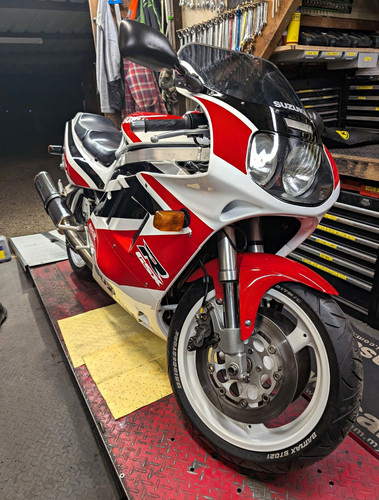 Suzuki gsxr750 slingshot - suzuki,