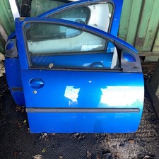 peugeot 107 citroen c1 toyota aygo drivers front door blue  06-13 5 door