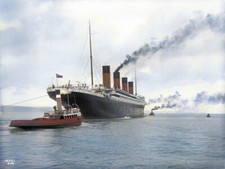 Vintage Titanic leaving